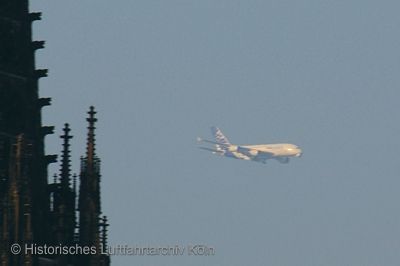 1Ankunft des Airbus A 380 in Kln zum Tag der Luft- und Raufahrt 2011