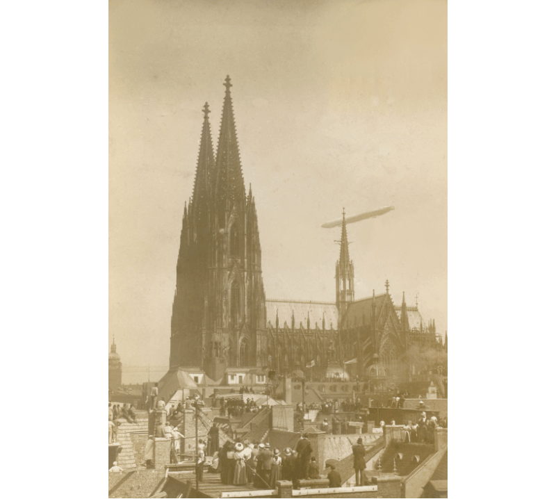 Zeppelin Z II  über dem Kölner Dom am 05.08.1909