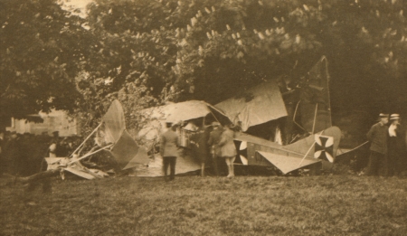 Flugzeugabsturz Kln Fliegerstation Butzweilerhof