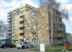 Hochhaus in Bickendorf an der Stelle an der die Luftschifferkaserne stand.