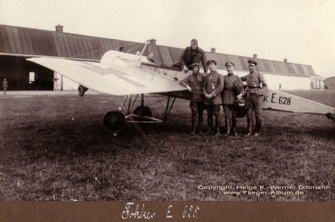 Fokker E 628 vor der Halle 2 Cln Butzweilerhof