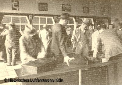 Zollabfertigung auf dem Flughafen Kln Butzweilerhof