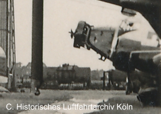 Tankwagen an der Nordseite des Flughafen Kln Butzweilerhof