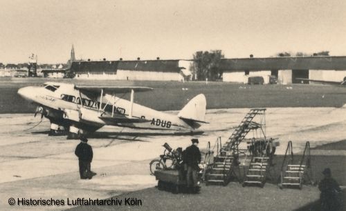 Rolltreppen und Leitern des Flughafen Köln Butzweilerhof