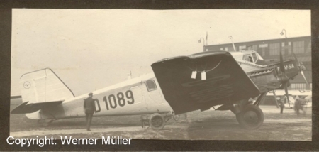 Junkers G 24 Kennnummer D 1089 auf dem Flughafen Köln Butzweilerhof