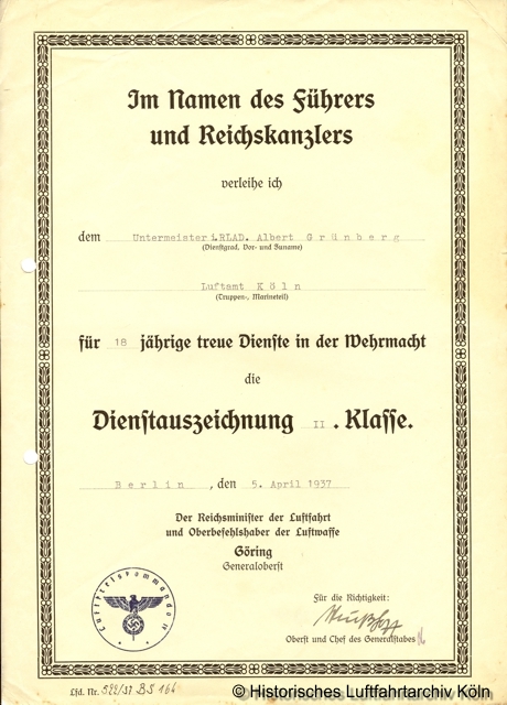 Dienstauszeichnung II.Klasse fr den Luftpolizisten Albert Grnberg Flughafen Kln Butzweilerhof