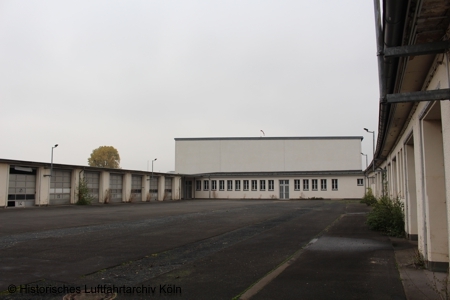 Betriebshof des Flughafen Kln Butzweilerhof Sicht in Richtung der Halle 1