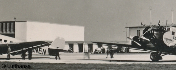 Garage der Feuerwehr auf dem Flughafen Köln Butzweilerhof