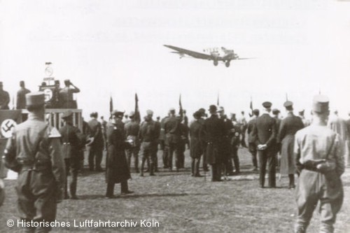 Vorbeiflug einer Junkers G 24 am 1. Internationalen Flugtag 1933 Flughafen Köln Butzweilerhof