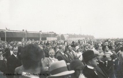 Besucher auf dem Flugtag Flughafen Kln Butzweilerhof