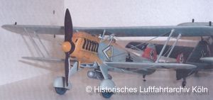 He 51 des Gruppenstab II./JG 234 Köln-Ostheim Modell von Ernst Schröder (Fw 190 rote 19 "Kölle Alaaf")