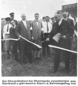 Start Rheinlandbefreiungsflug durch den Oberpräsidenten des Rheinlands auf dem Flughafen Köln Butzweilerhof