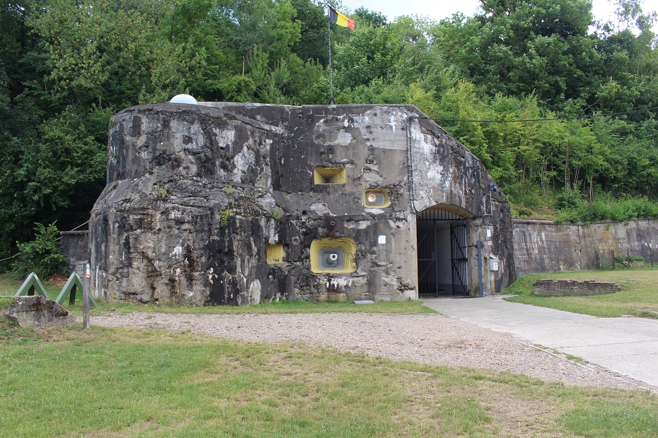 Das schwer gesicherte Hauptportal von Eben Emael. 