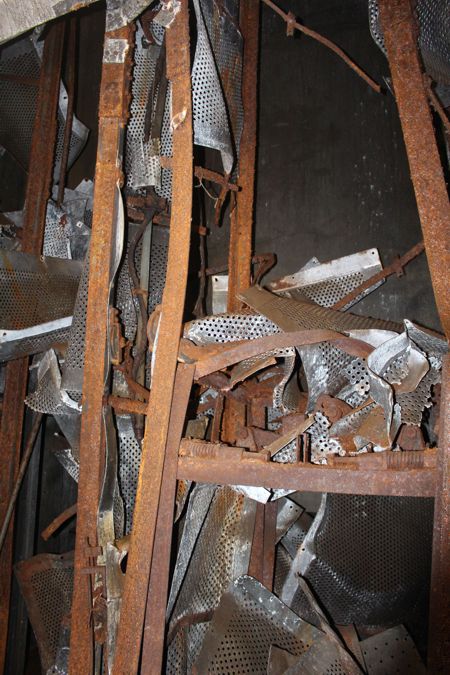 Ein total zerstrter Treppenaufgang im Inneren des Forts.