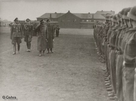 Abschreiten der Front - Luftwaffenhelfer Kln