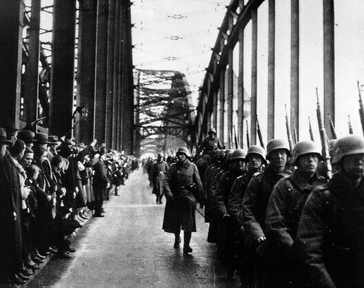 Einmarsch 1. Flak Rgt 19 Hohenzollernbrcke Kln