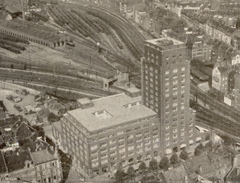 Das Hansahochhaus Sitz der Bezirksleitung der Lufthansa West