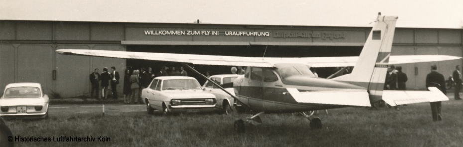 Schriftzug Butzweilerhof_ Fly-in Sternflug "Luftschlacht um England"