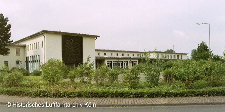 Haupteingang Flughafen Köln Butzweilerhof