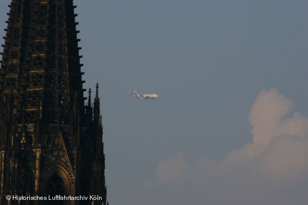 Erste Landung des Airbus A380 in Kln