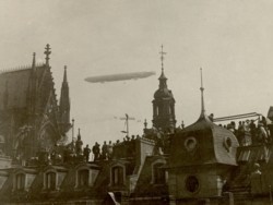 Wallpaper Zeppelin &uuml;ber K&ouml;ln